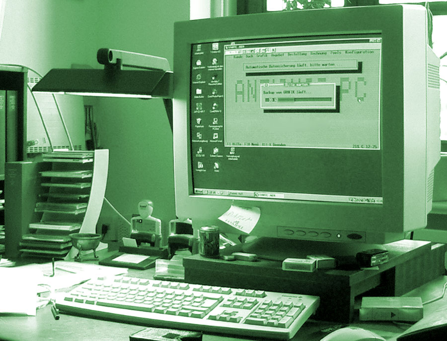 Computer mit Antiquar-PC 3.1 aus den 1990er Jahren (Bildnachweis: Dr. Christian M. Meyer)
